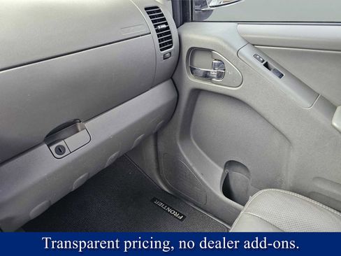 Used 2015 Nissan Frontier SL w/ Moonroof Package image 25