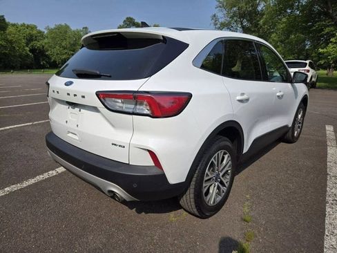 Used 2022 Ford Escape SEL image 3
