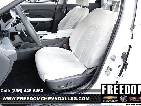 Used 2025 Hyundai Sonata SEL FWD image 9