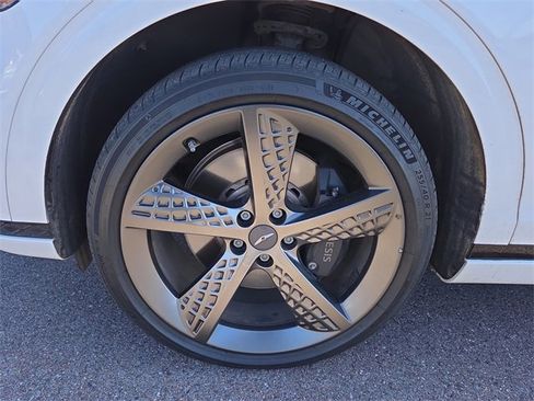 Used 2023 Genesis GV70 2.5T w/ Sport Prestige Package image 9