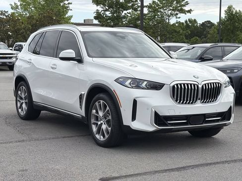 Used 2024 BMW X5 xDrive40i w/ Premium Package AWD/4WD image 7