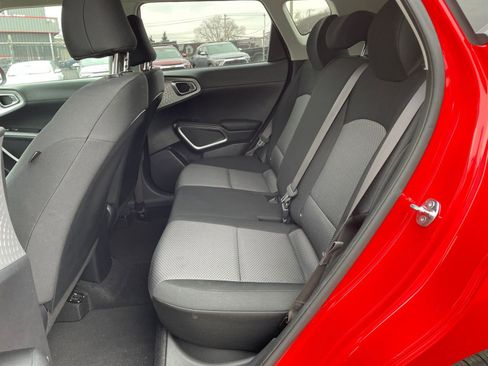 Used 2025 Kia Soul LX w/ LX Technology Package image 23