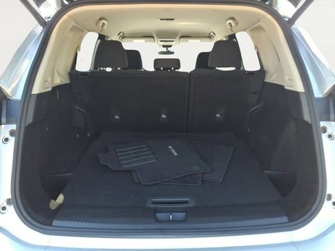 Used 2024 Nissan Rogue SV FWD image 22