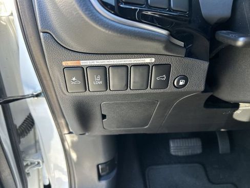 Used 2019 Mitsubishi Outlander SEL AWD/4WD image 17