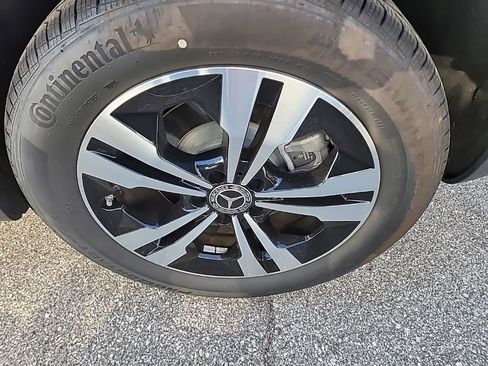 Used 2025 Mercedes-Benz GLB 250 image 7