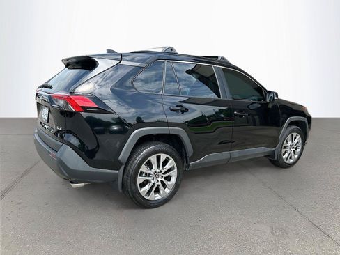 Used 2024 Toyota RAV4 XLE Premium FWD image 4