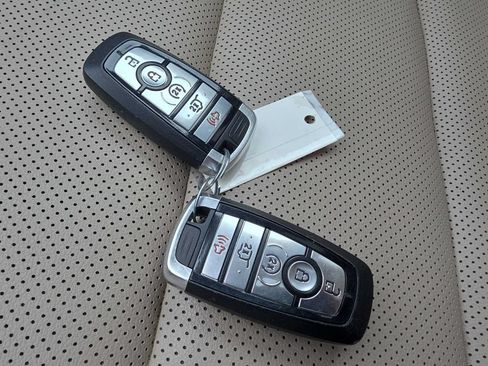 Used 2020 Ford Escape SEL AWD/4WD image 21