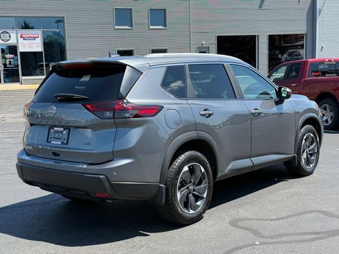 Used 2025 Nissan Rogue SV w/ SV Premium Package AWD/4WD image 4
