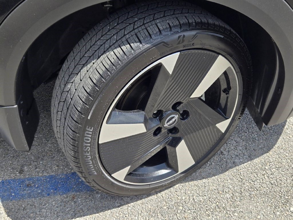 Certified 2025 Nissan Kicks SR AWD/4WD image 6