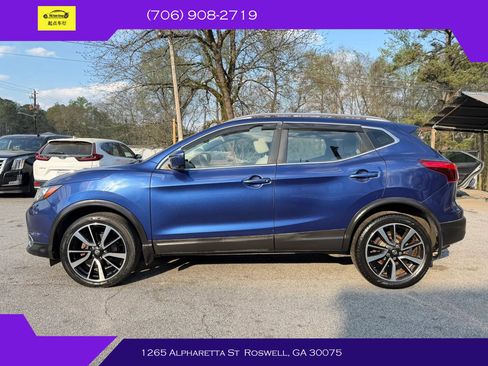 Used 2018 Nissan Rogue Sport SL w/ SL Premium Package AWD/4WD image 3