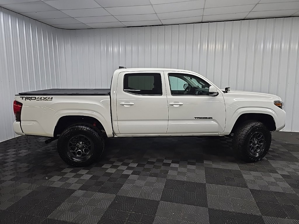 Used 2022 Toyota Tacoma SR AWD/4WD image 2