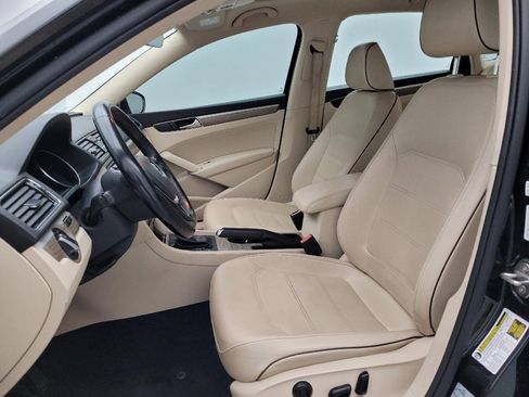 Used 2018 Volkswagen Passat 2.0T SE image 17