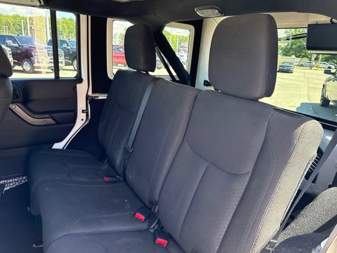 Used 2017 Jeep Wrangler Unlimited Sport w/ Quick Order Package 24S AWD/4WD image 36
