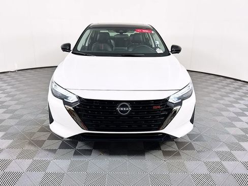 Certified 2025 Nissan Sentra SR w/ SR Premium Package image 2