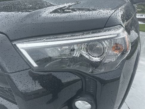 Used 2014 Toyota 4Runner SR5 RWD image 6