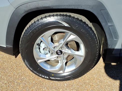 Used 2024 Hyundai Tucson SE image 9