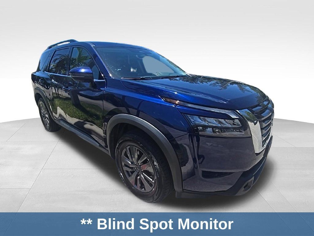 Used 2024 Nissan Pathfinder SV FWD image 7