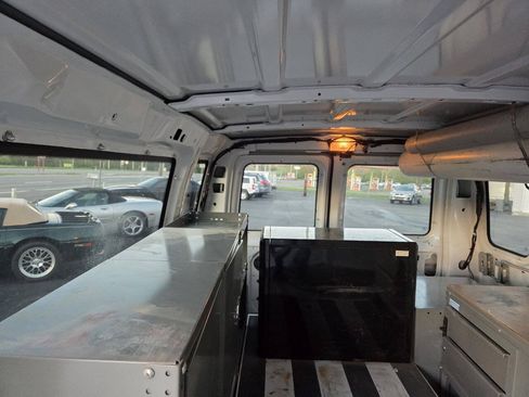 Used 2013 Ford E-350 and Econoline 350 Extended Super Duty w/ PWR Group RWD image 29