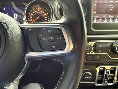 Used 2021 Jeep Wrangler Unlimited Sahara AWD/4WD image 23