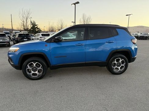 Used 2022 Jeep Compass Trailhawk w/ Trailhawk Elite Group image 2