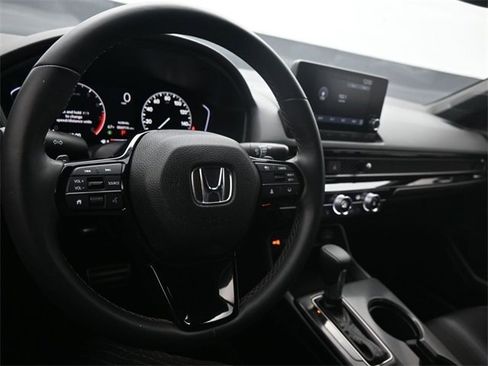 Used 2025 Honda Civic Sport image 10