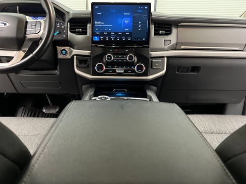 Used 2024 Ford Expedition XLT RWD image 55