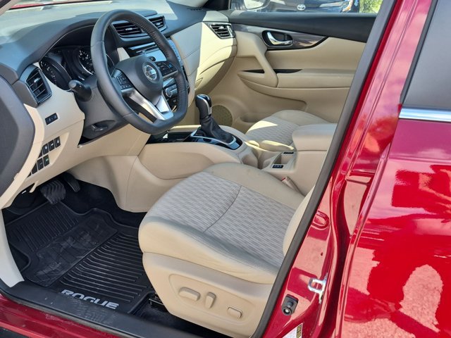 Used 2019 Nissan Rogue SV w/ Premium Package FWD image 16