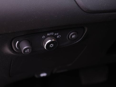 Used 2022 Buick Encore GX Select w/ Sport Touring Package image 18