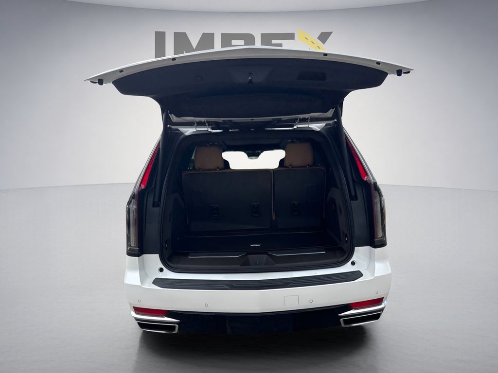 Used 2022 Cadillac Escalade Premium Luxury RWD image 34