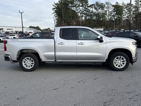 Used 2022 Chevrolet Silverado 1500 LT image 2