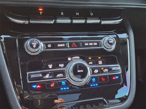 Certified 2022 Lincoln Corsair FWD w/ Premium Package image 21