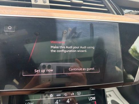 Used 2023 Audi e-tron Premium Plus AWD/4WD image 17