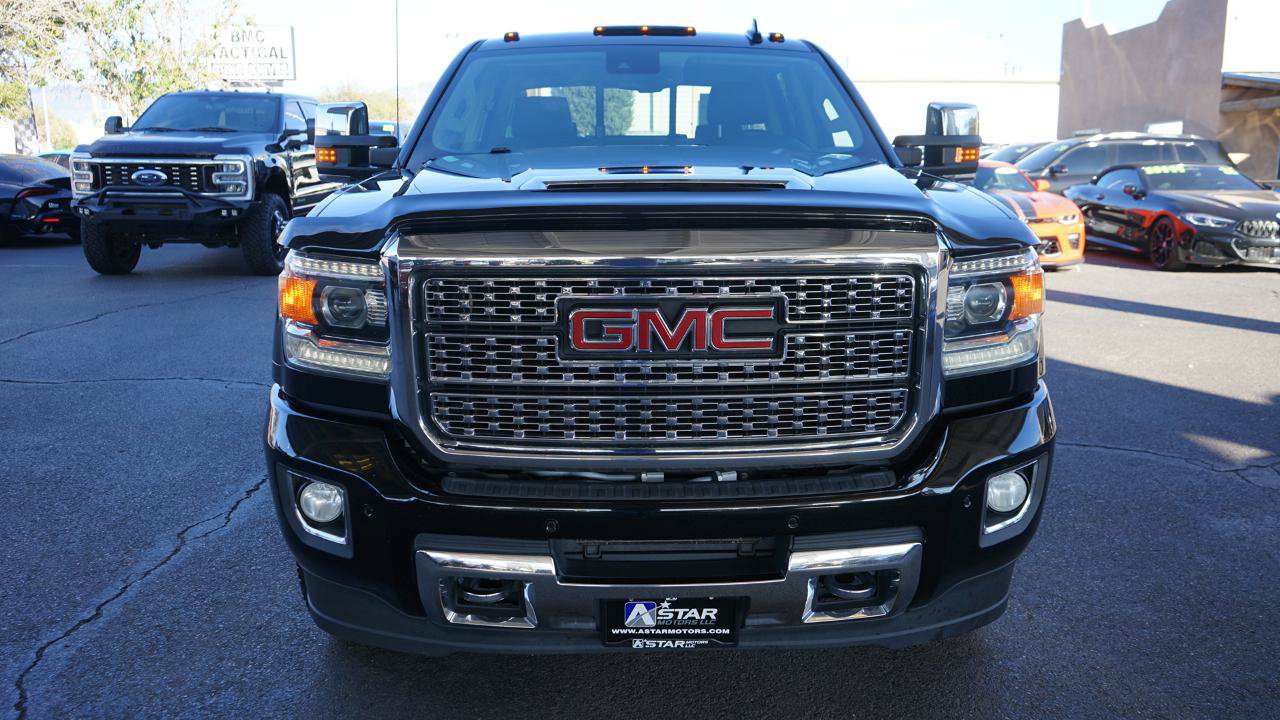 Used 2019 GMC Sierra 2500 Denali w/ Duramax Plus Package AWD/4WD image 8