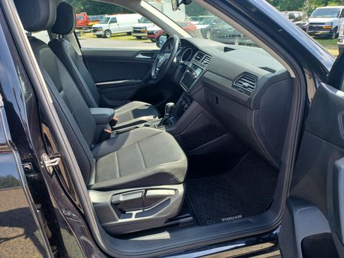 Used 2019 Volkswagen Tiguan SE w/ Panoramic Sunroof Package AWD/4WD image 18