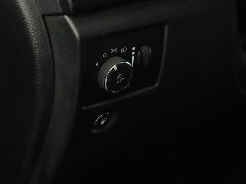 Used 2019 Jeep Grand Cherokee Altitude image 9