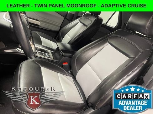 Used 2023 Ford Explorer XLT w/ Equipment Group 202A AWD/4WD image 12