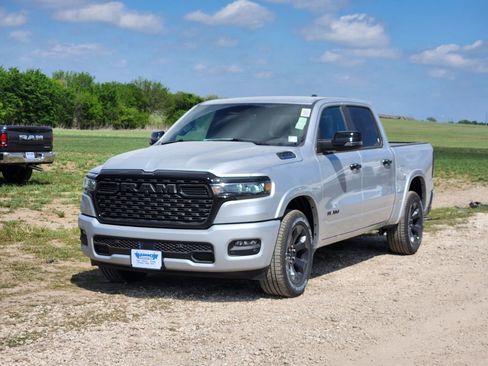 New 2026 RAM 1500 2WD Crew Cab image 2