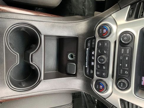 Used 2015 GMC Yukon XL SLE w/ Convenience Package image 30