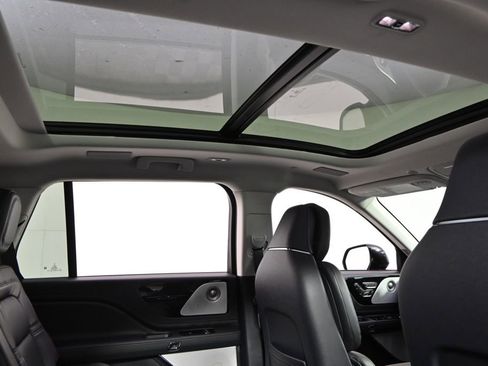 New 2026 Lincoln Aviator Reserve image 17
