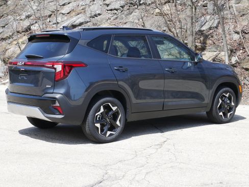 Certified 2025 Kia Seltos S AWD/4WD image 6