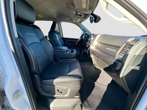 Used 2024 RAM 2500 Laramie image 32