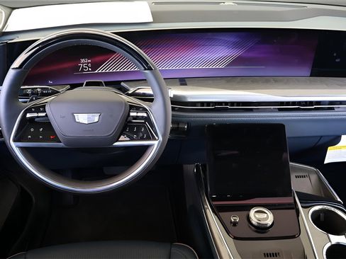 New 2025 Cadillac Escalade IQ Luxury 2 image 17