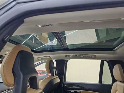 Used 2016 Volvo XC90 T6 Momentum w/ Momentum Plus Package image 40