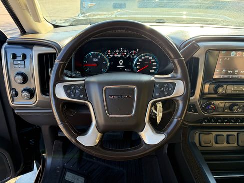 Used 2018 GMC Sierra 2500 Denali image 16