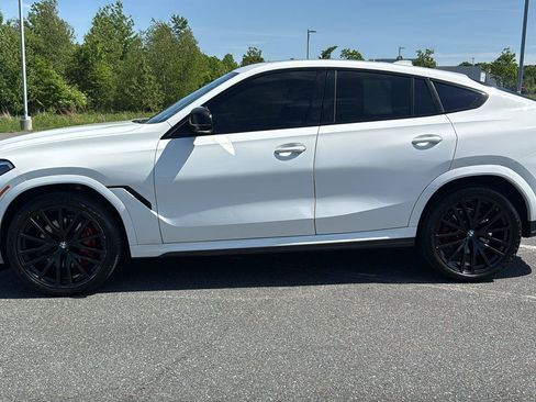 Used 2022 BMW X6 xDrive40i w/ Executive Package AWD/4WD image 11