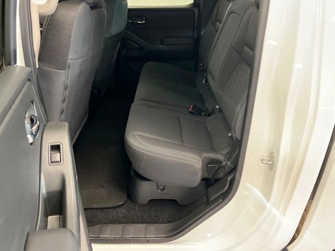 Used 2024 Nissan Frontier SV AWD/4WD image 22