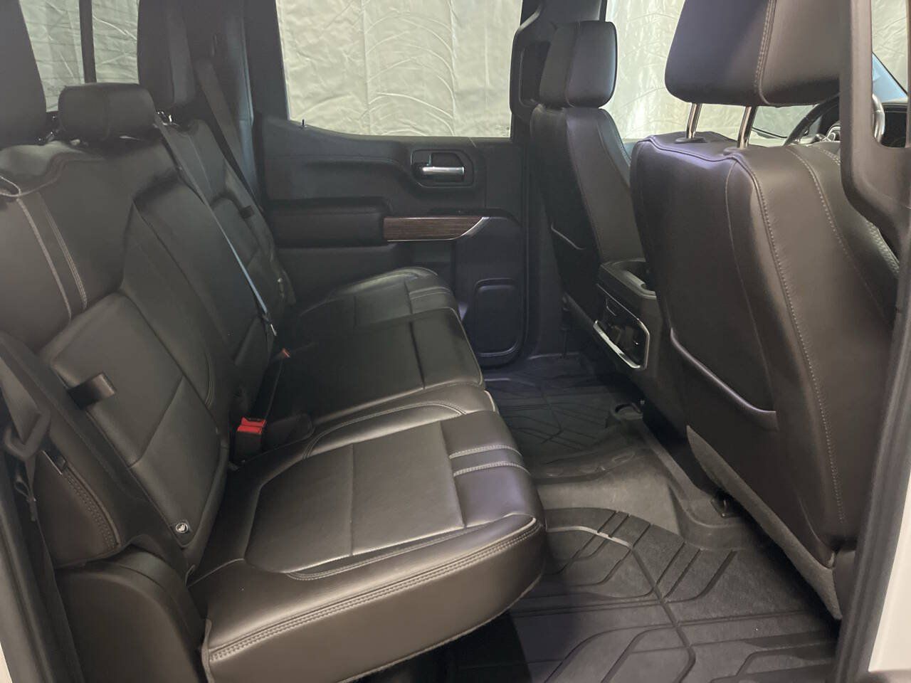 Used 2019 Chevrolet Silverado 1500 High Country w/ Technology Package AWD/4WD image 31