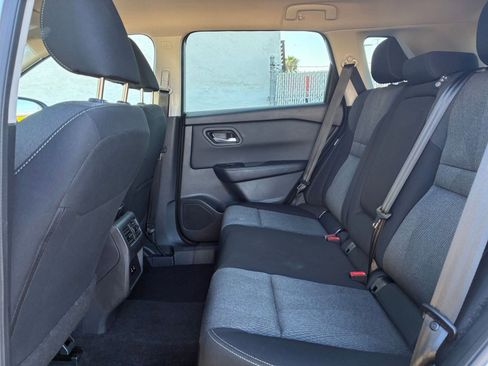 Used 2025 Nissan Rogue SV AWD/4WD image 28