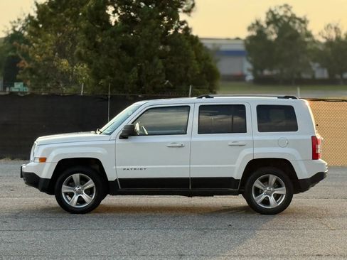 Used 2016 Jeep Patriot High Altitude AWD/4WD image 8