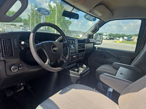 Used 2016 Chevrolet Express 2500 RWD image 15